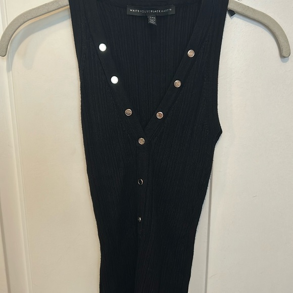 WHBM Ribbed Button Tank - Picture 2 of 4